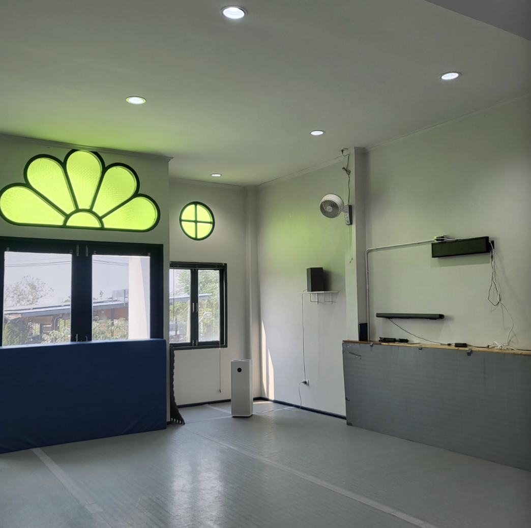 Second-floor mat space